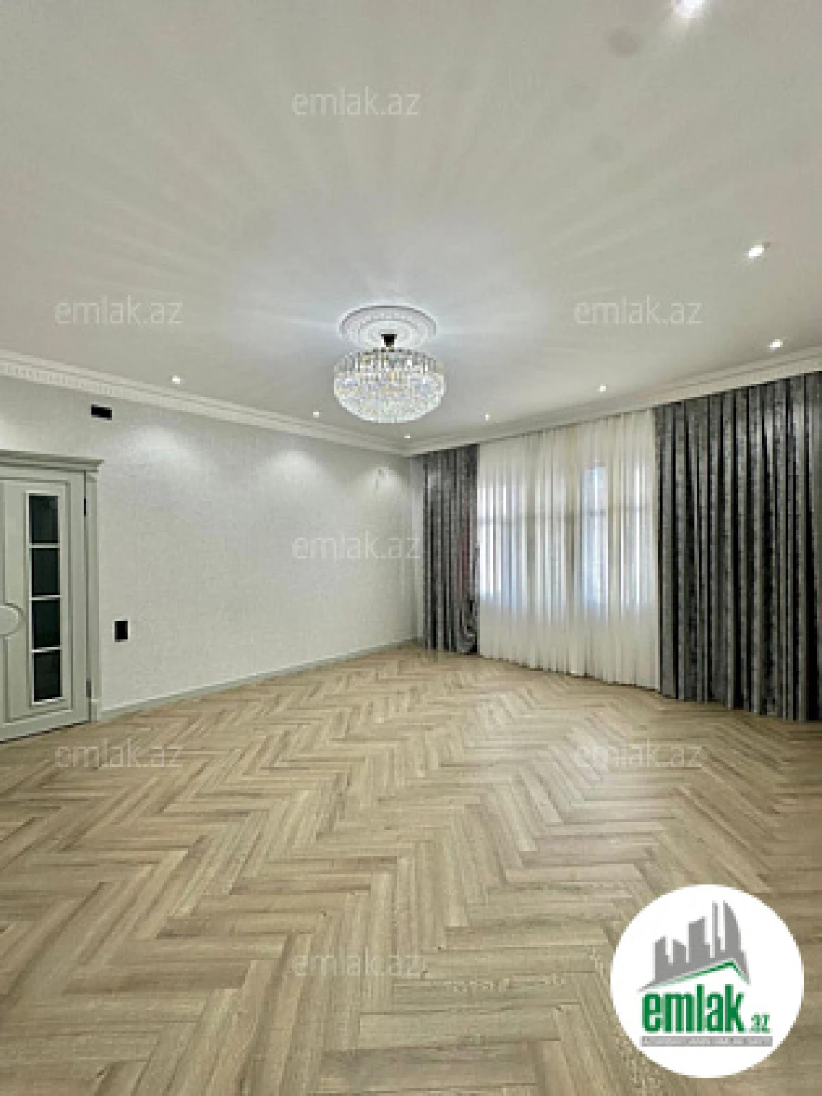 Satılır 3 otaqlı yeni tikili 150 m²