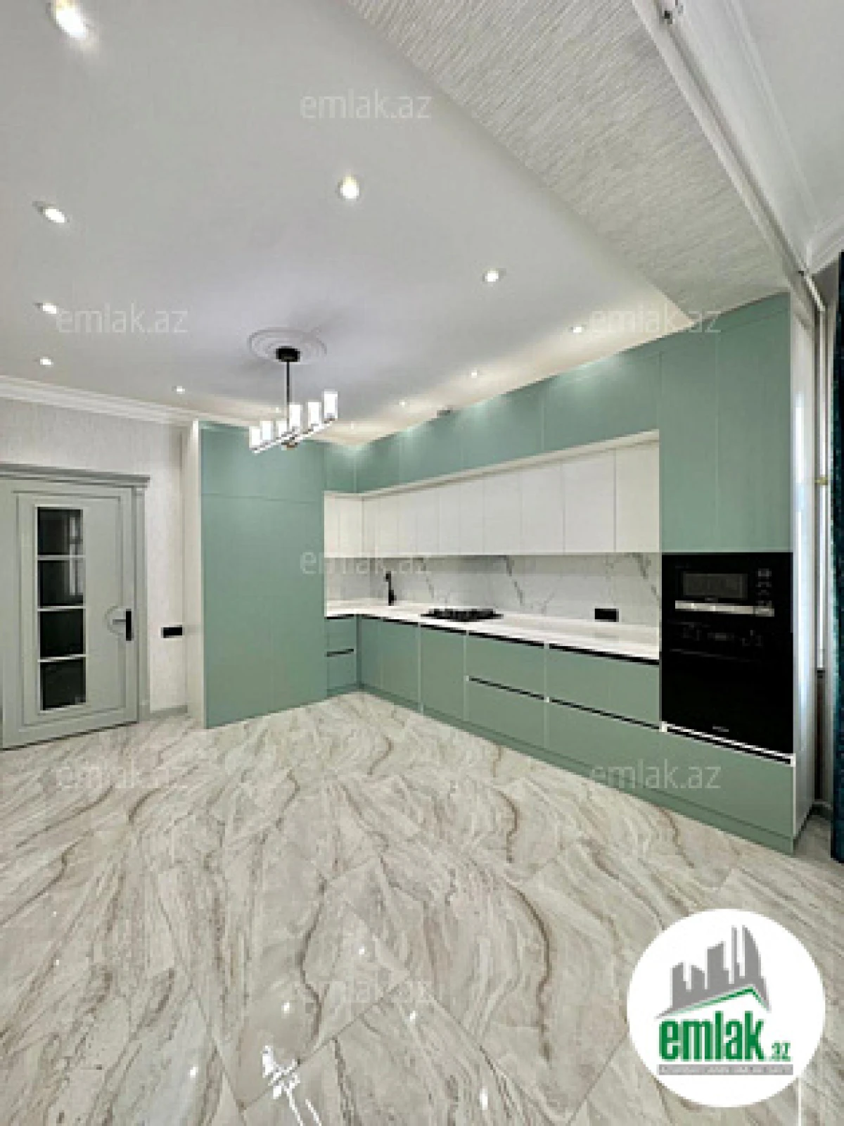 Satılır 3 otaqlı yeni tikili 150 m²