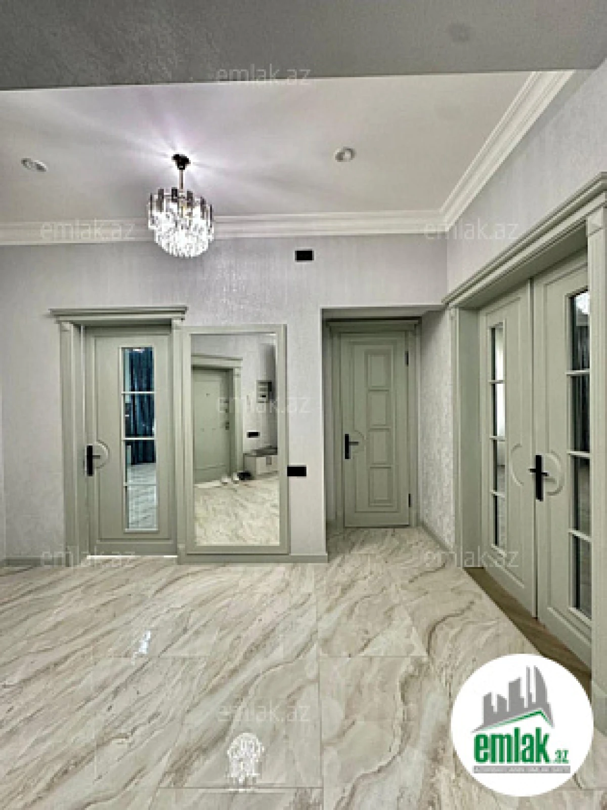 Satılır 3 otaqlı yeni tikili 150 m²