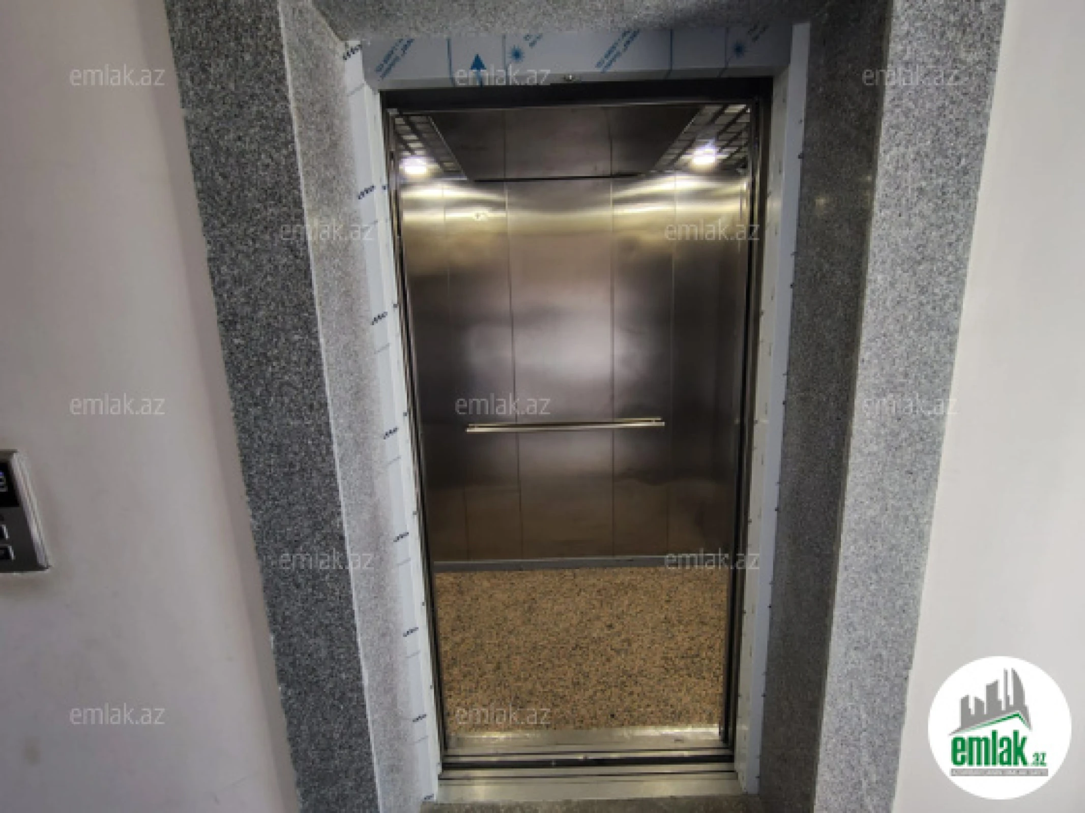 Satılır 2 otaqlı yeni tikili 78 m²