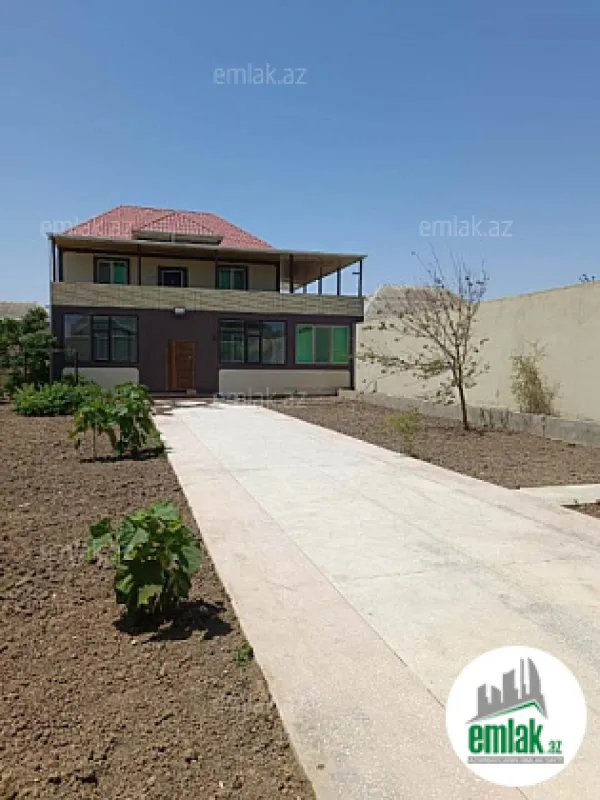 Satılır 6 otaqlı həyət evi 300 m²
