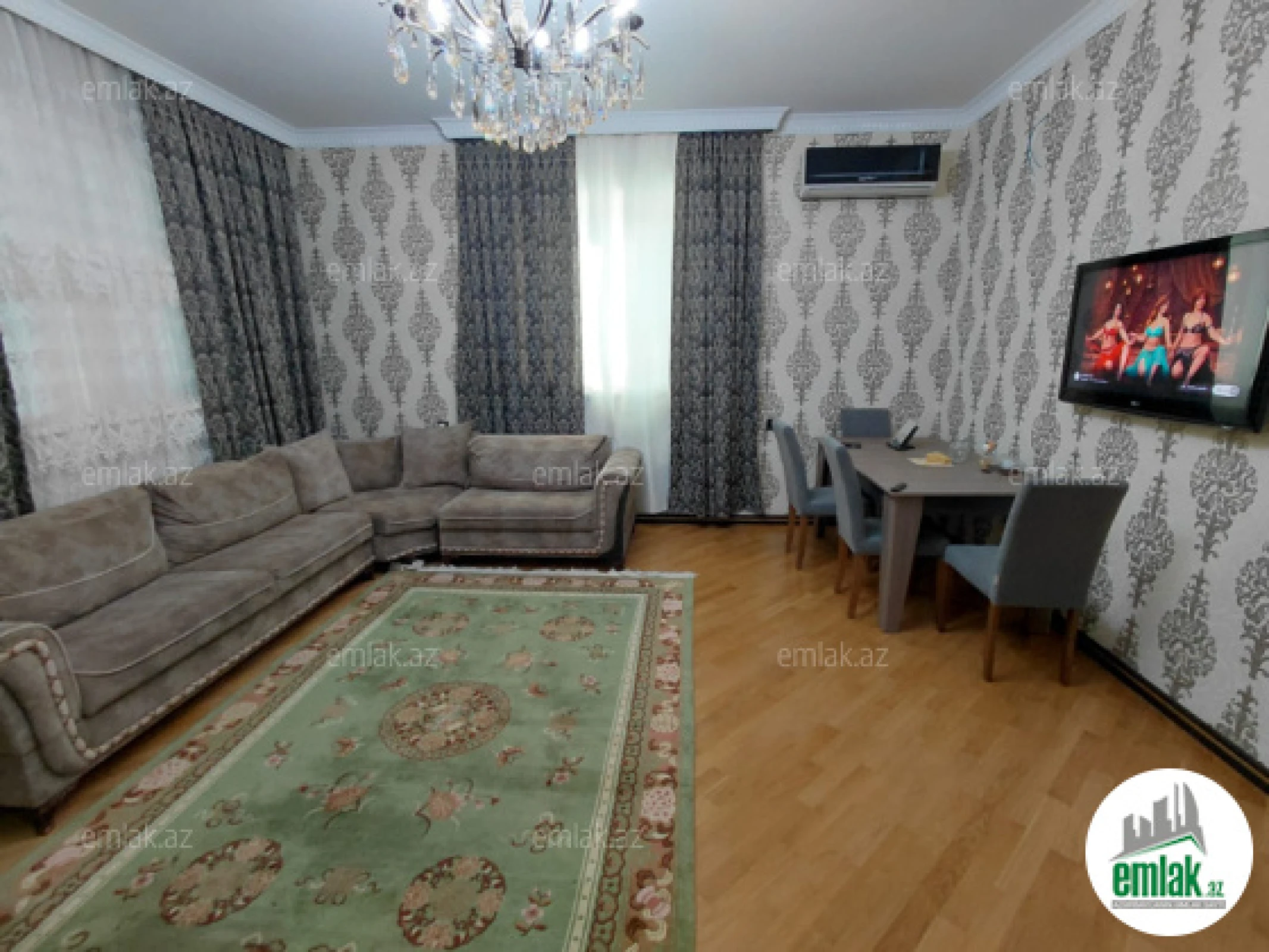 Satılır 6 otaqlı həyət evi 300 m²