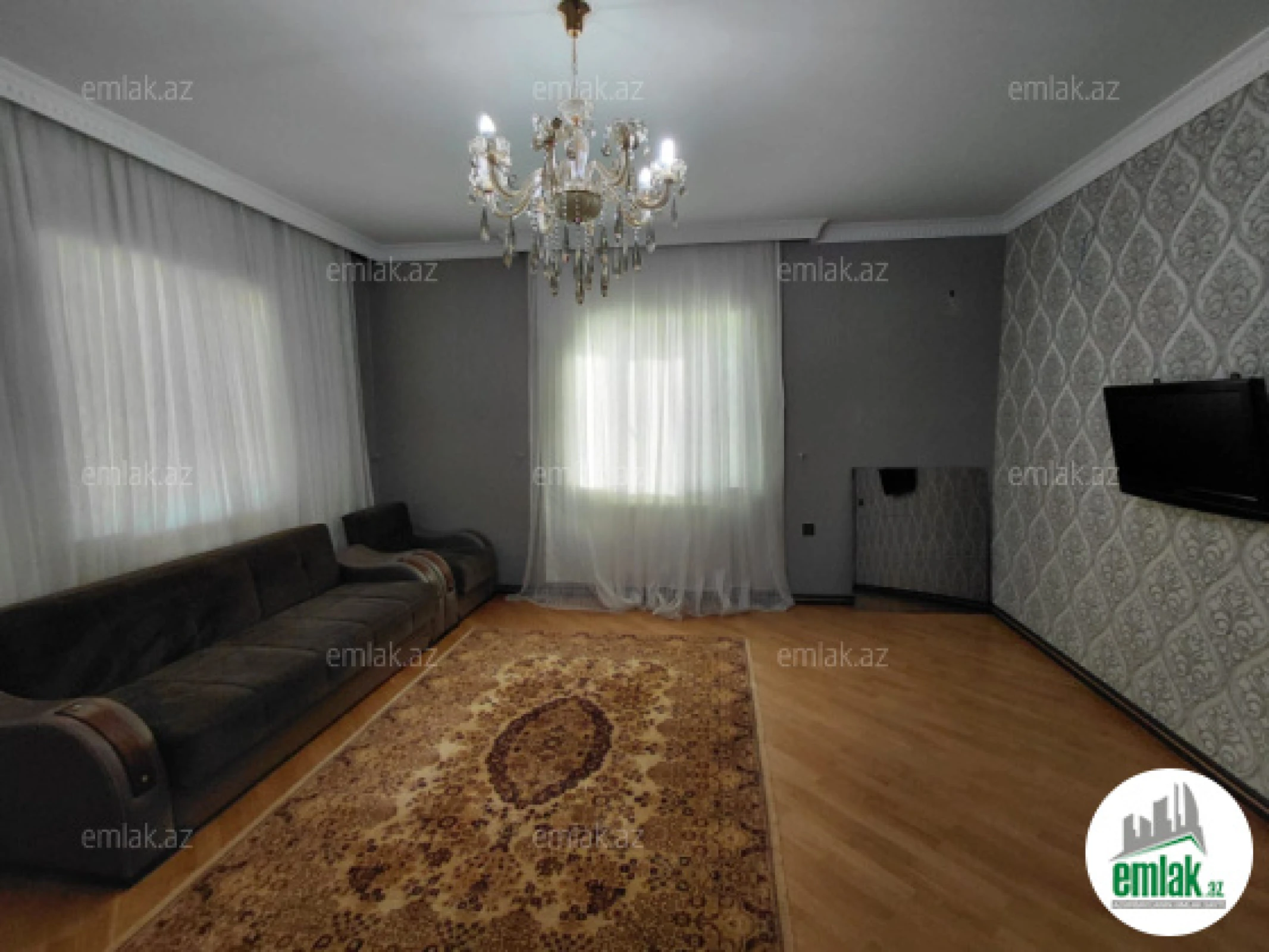 Satılır 6 otaqlı həyət evi 300 m²