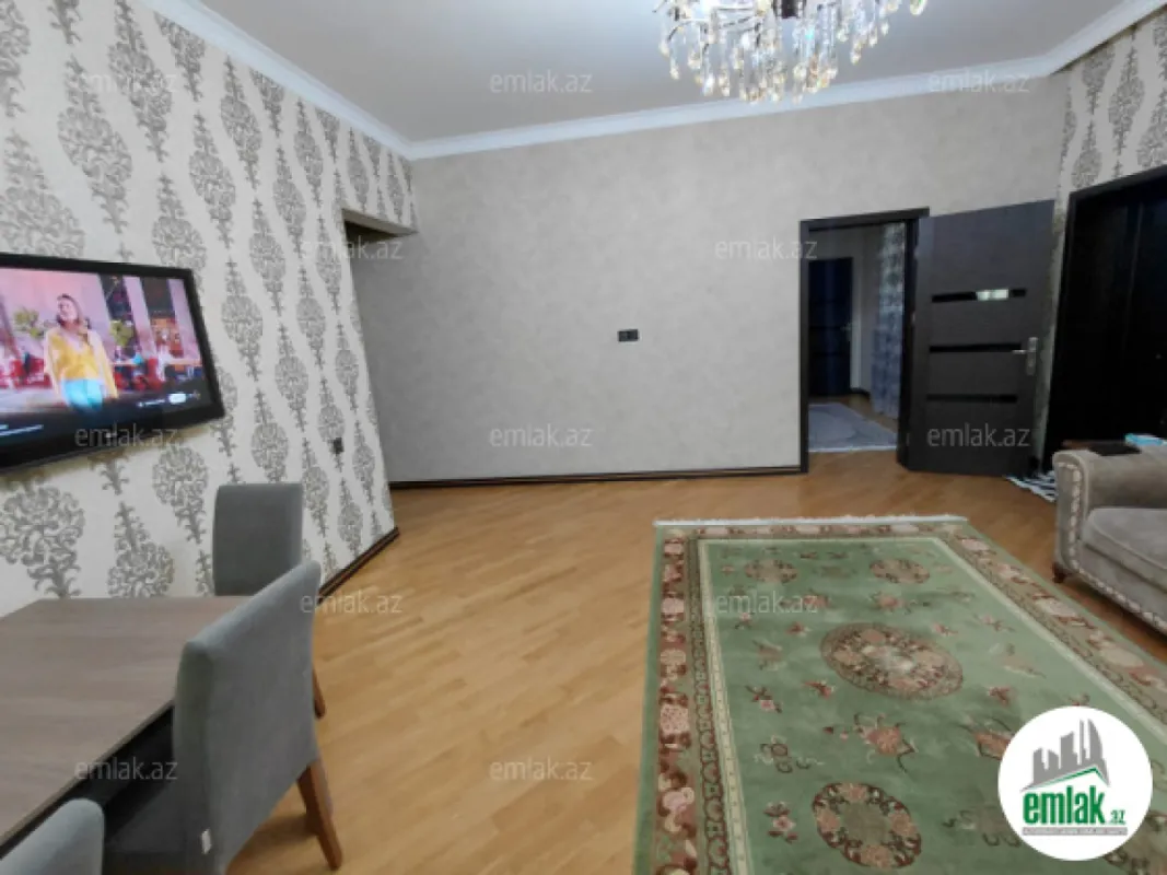 Satılır 6 otaqlı həyət evi 300 m²