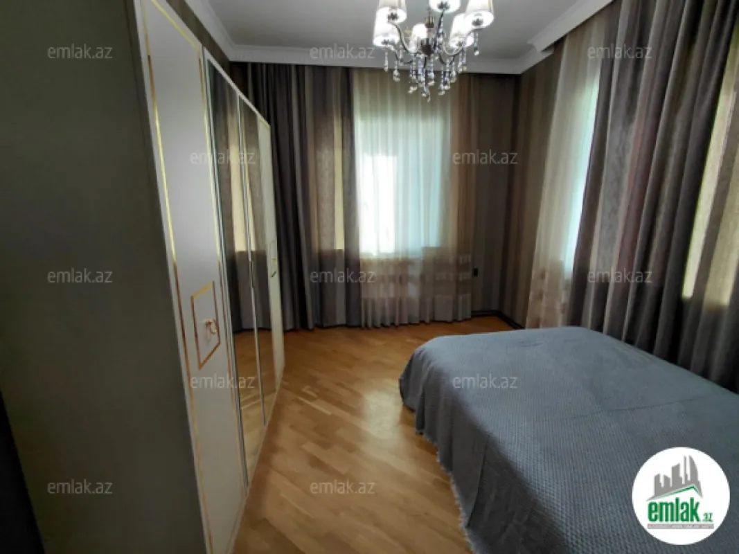 Satılır 6 otaqlı həyət evi 300 m²