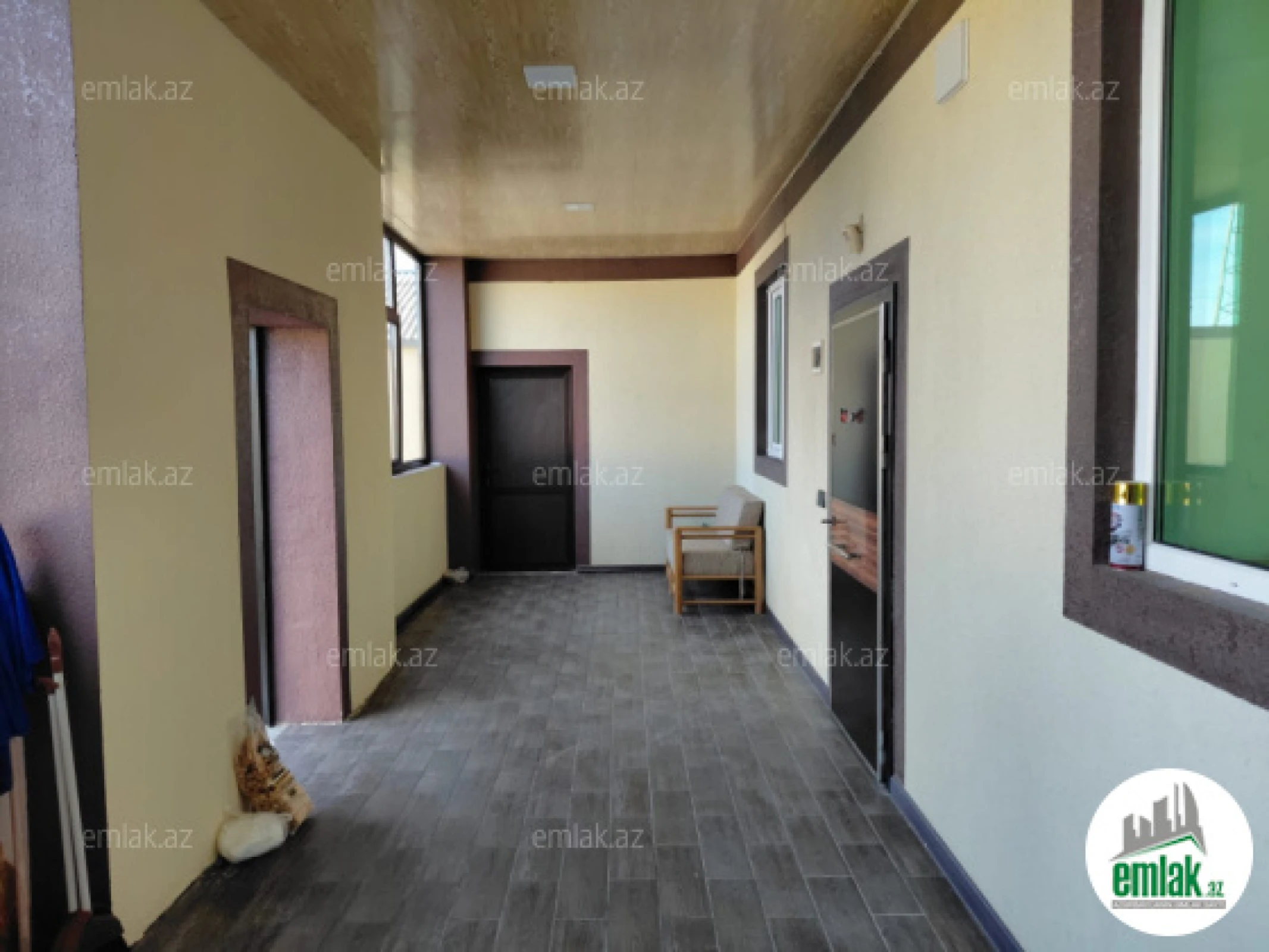 Satılır 6 otaqlı həyət evi 300 m²