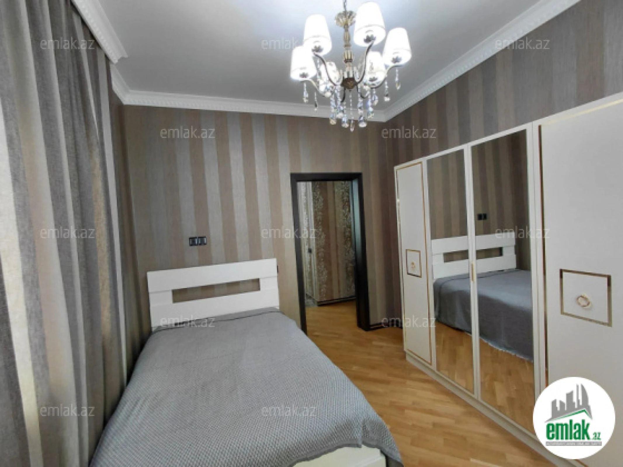 Satılır 6 otaqlı həyət evi 300 m²