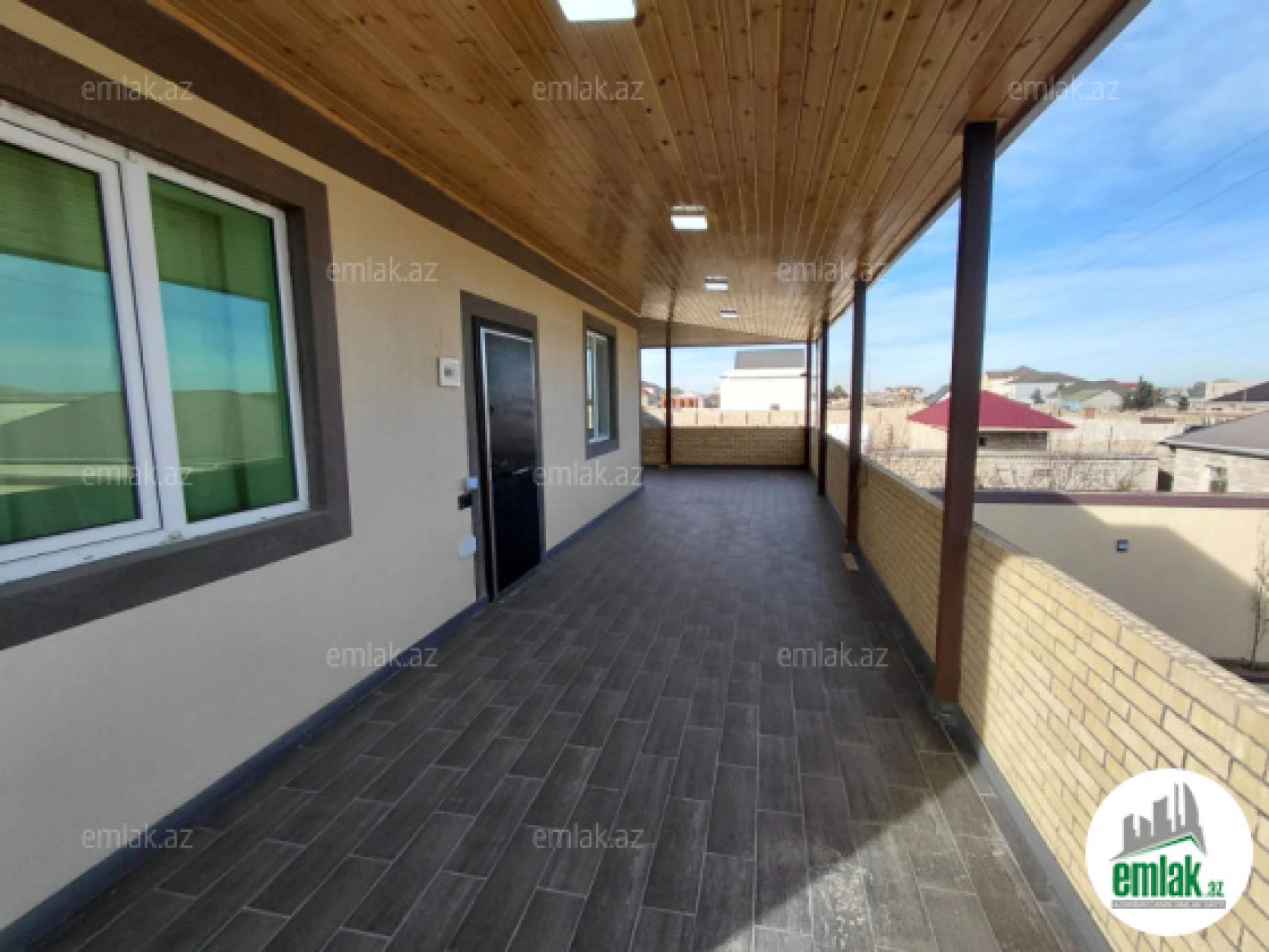 Satılır 6 otaqlı həyət evi 300 m²