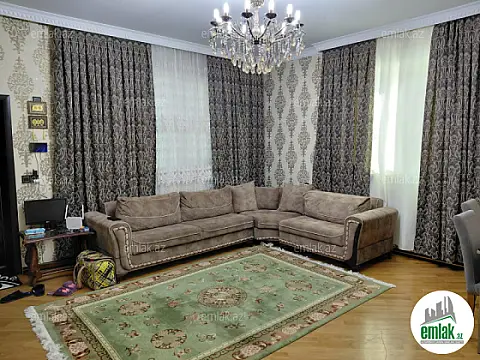 Satılır 6 otaqlı həyət evi 300 m²