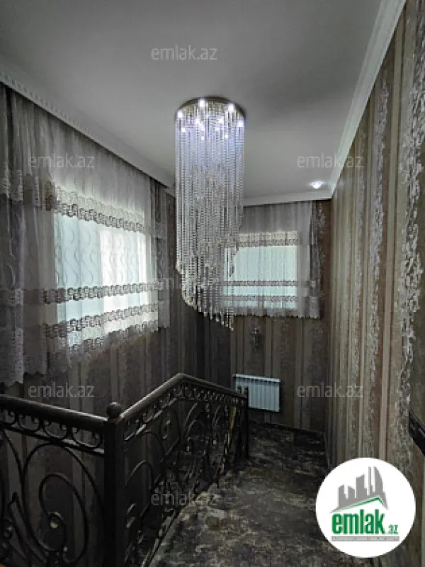Satılır 6 otaqlı həyət evi 300 m²