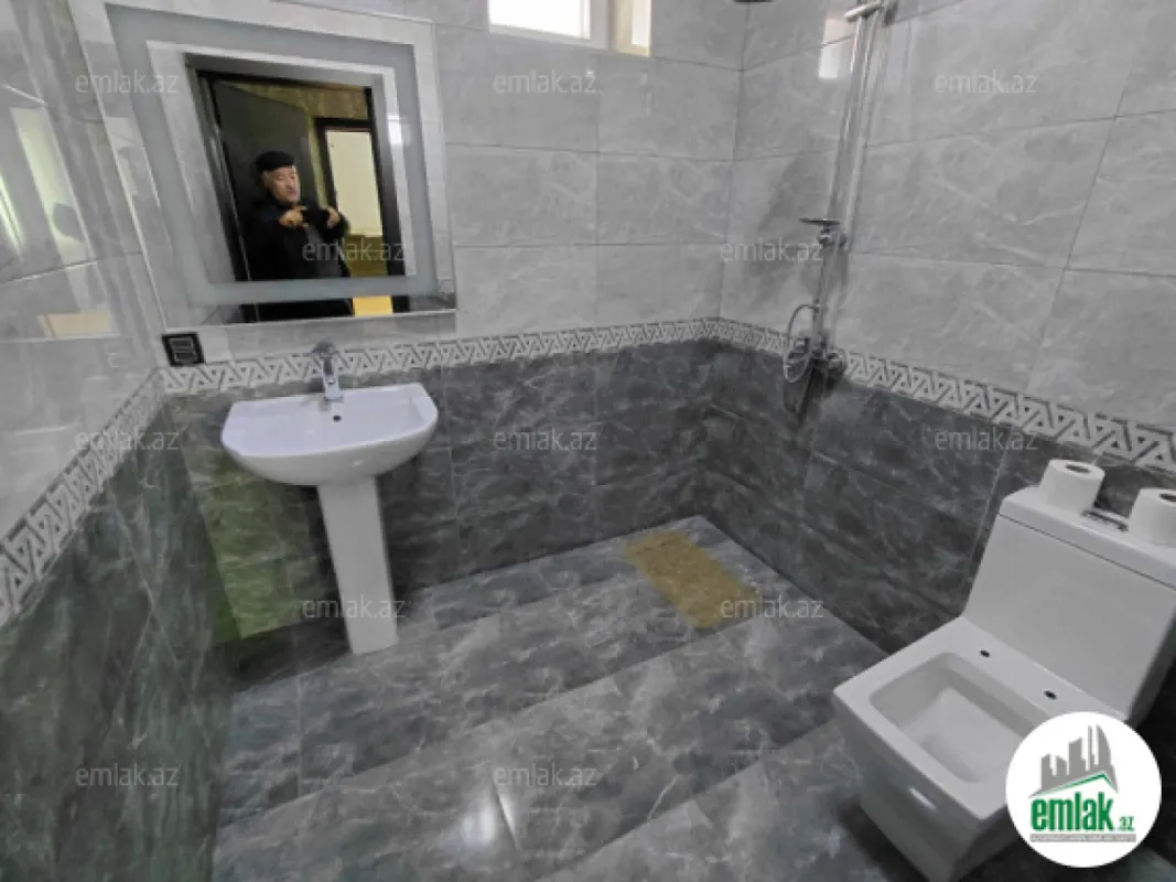 Satılır 6 otaqlı həyət evi 300 m²