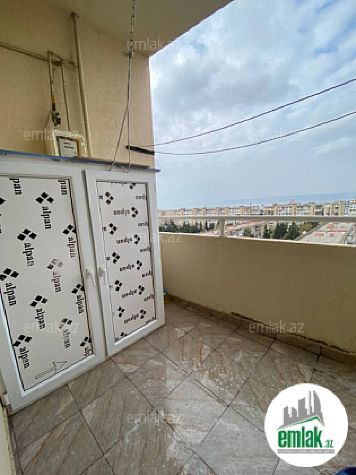 Satılır 3 otaqlı yeni tikili 93 m²