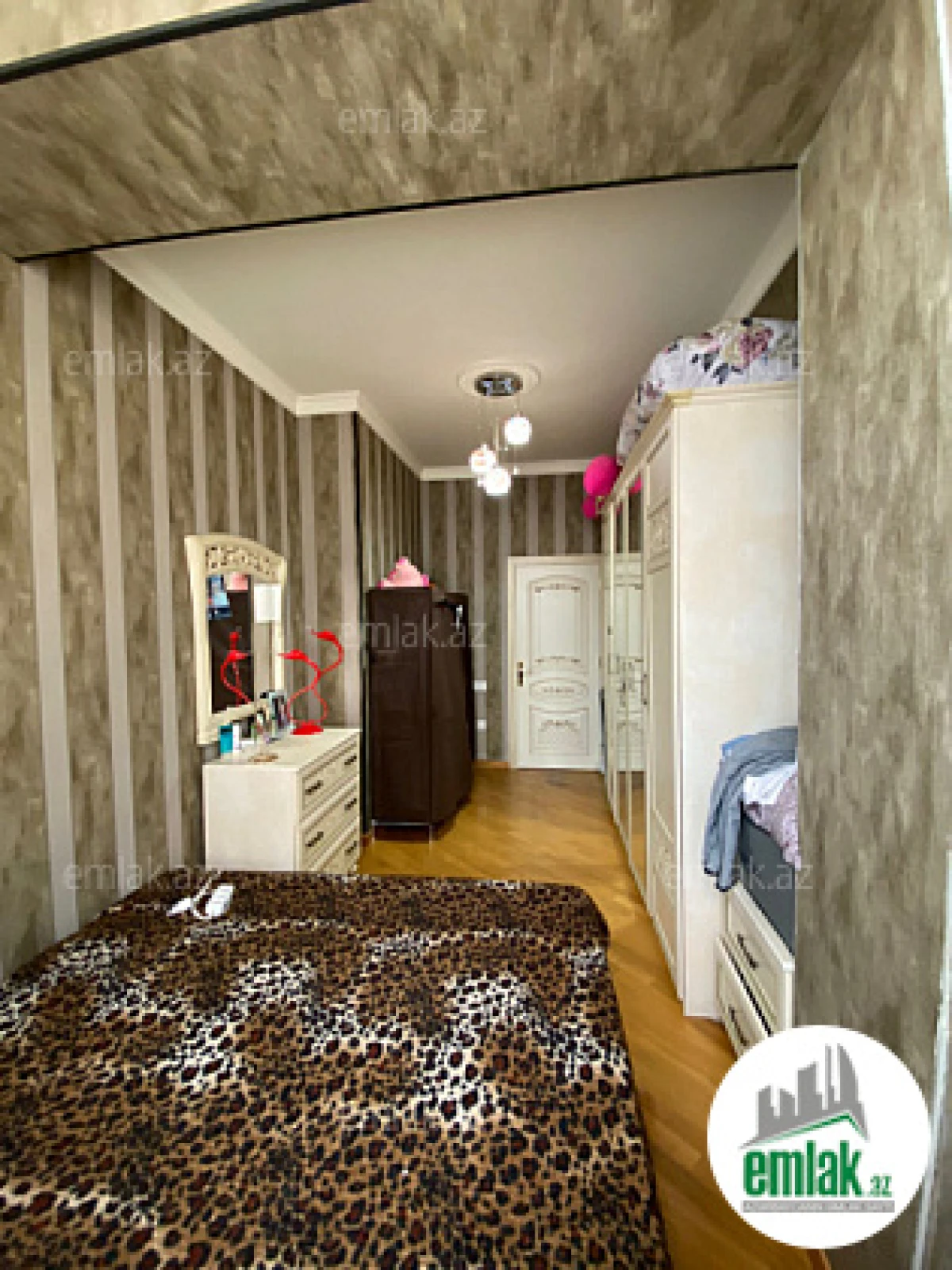 Satılır 3 otaqlı yeni tikili 110 m²