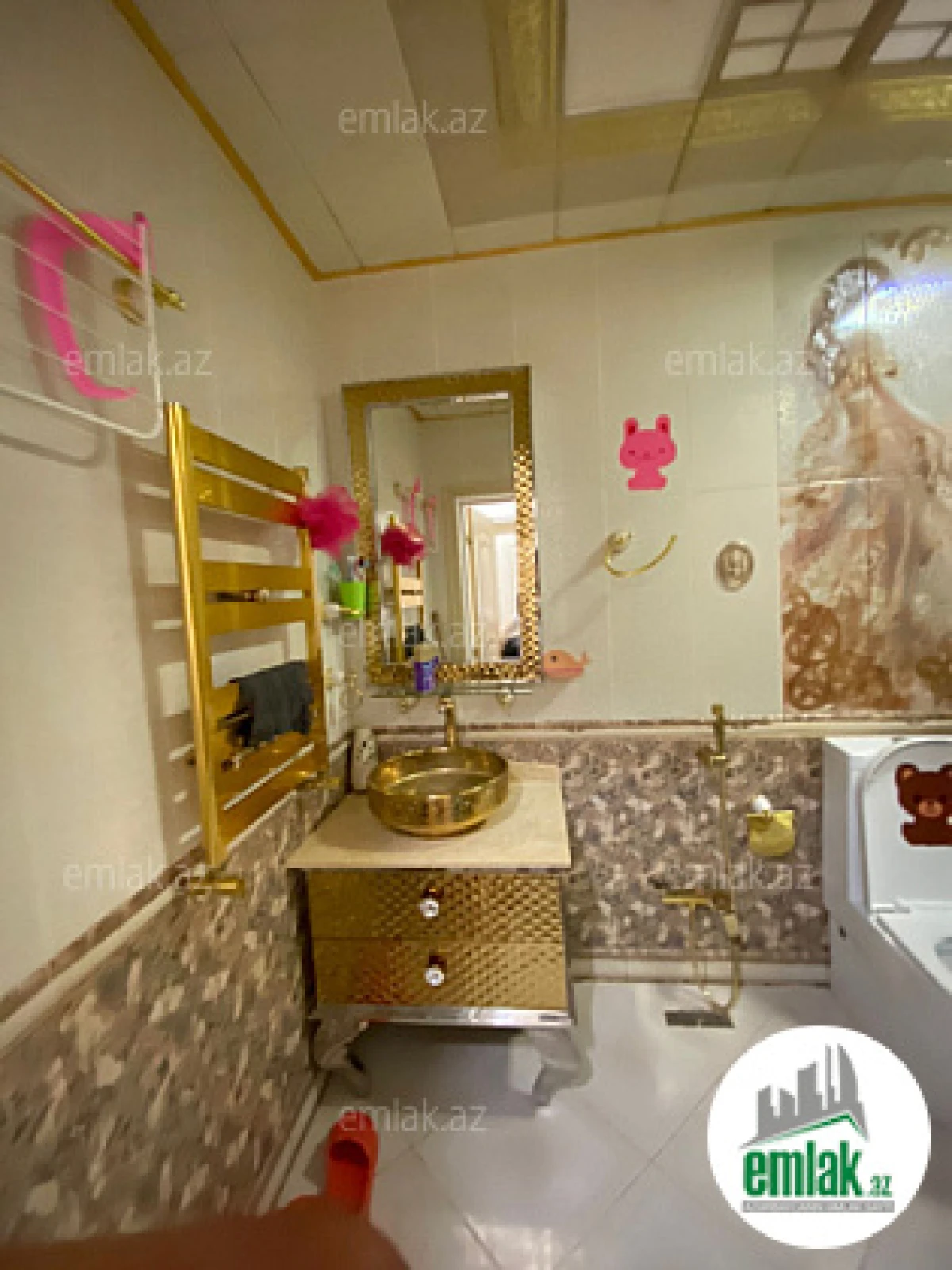 Satılır 3 otaqlı yeni tikili 110 m²