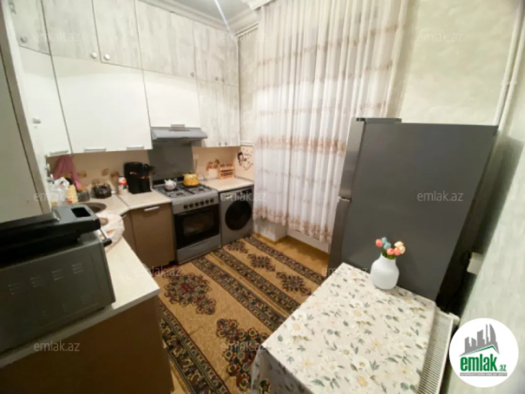 Satılır 3 otaqlı köhnə tikili 86 m²