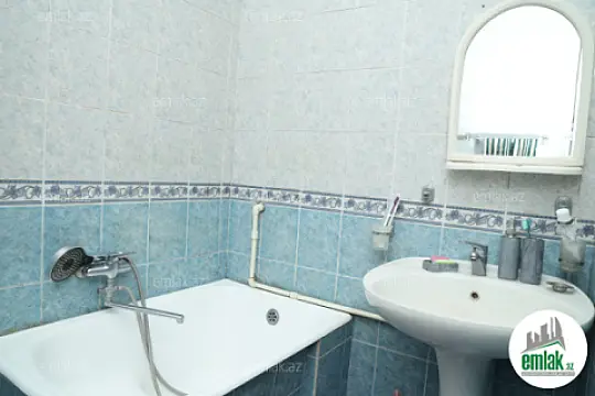Satılır 3 otaqlı köhnə tikili 86 m²