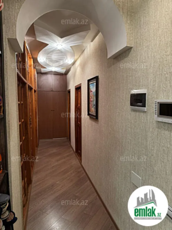 Satılır 7 otaqlı köhnə tikili 187 m²
