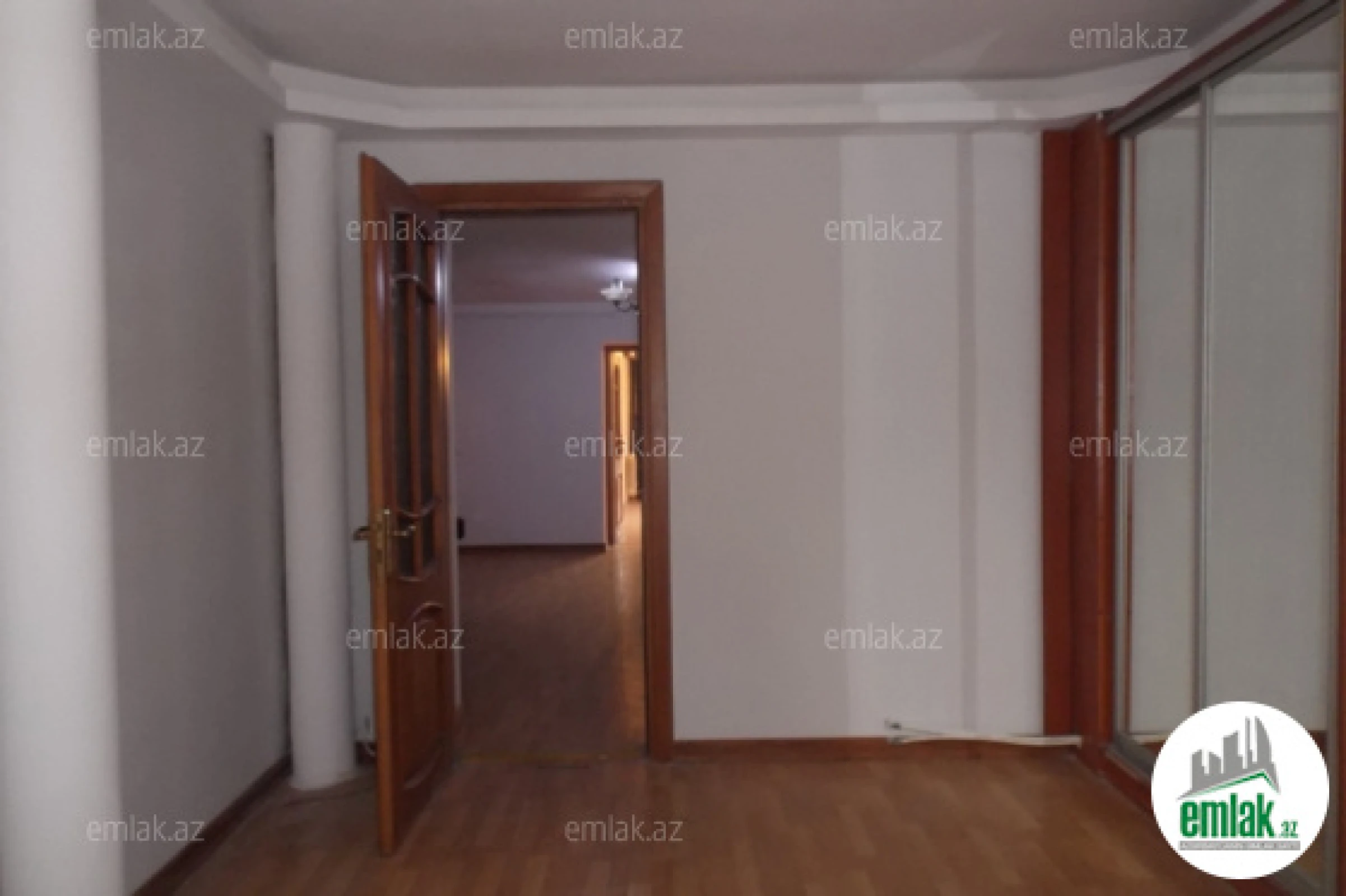 Satılır 4 otaqlı obyekt 80 m²