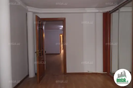 Satılır 4 otaqlı obyekt 80 m²