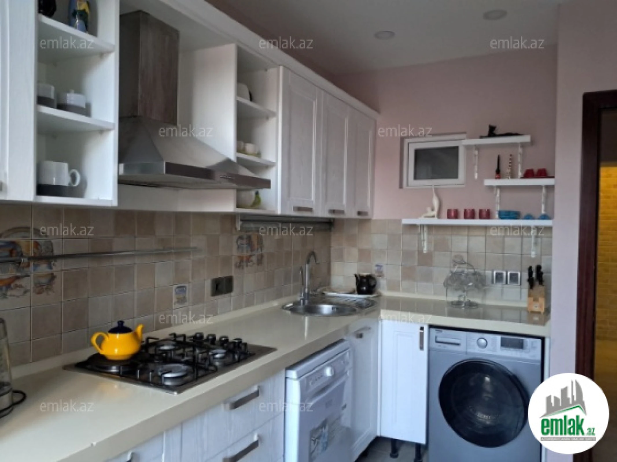 Satılır 2 otaqlı köhnə tikili 75 m²