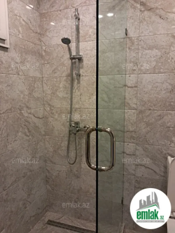 Satılır 2 otaqlı köhnə tikili 75 m²