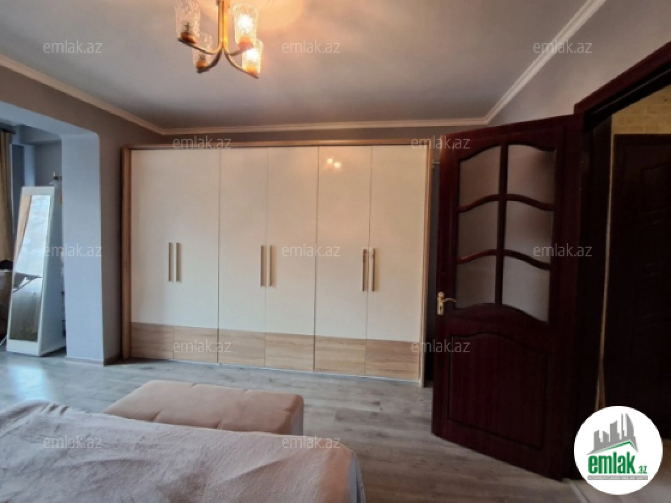 Satılır 2 otaqlı köhnə tikili 75 m²