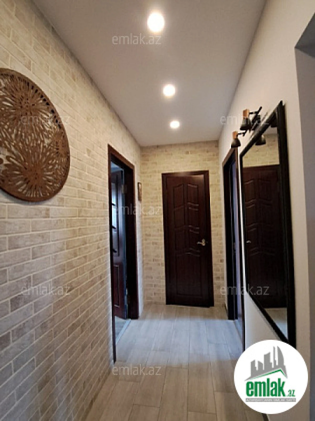 Satılır 2 otaqlı köhnə tikili 75 m²