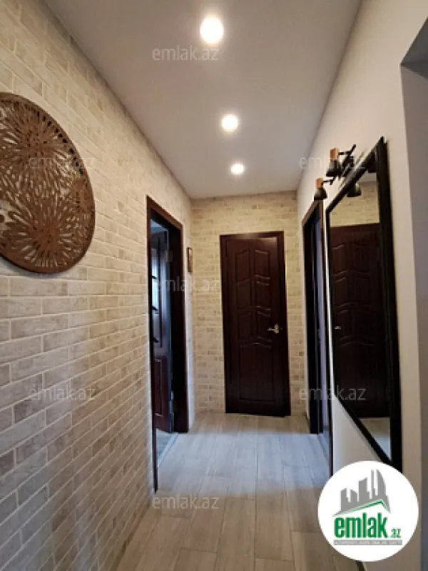 Satılır 2 otaqlı köhnə tikili 75 m²