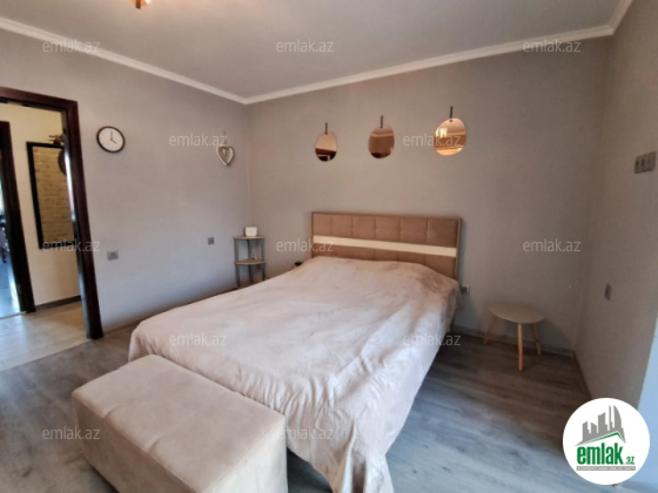 Satılır 2 otaqlı köhnə tikili 75 m²