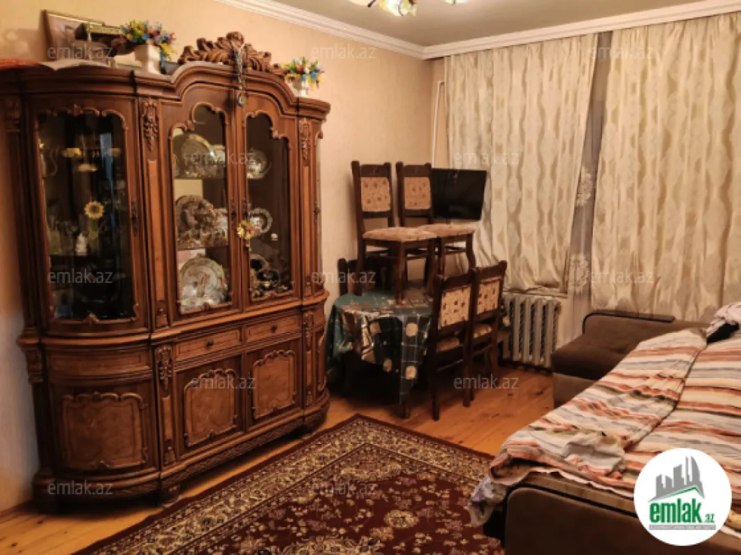 Satılır 3 otaqlı köhnə tikili 85 m²