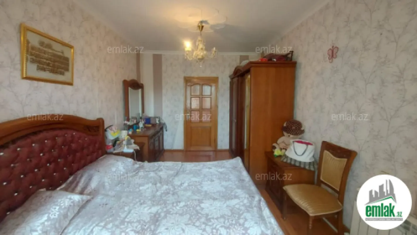 Satılır 5 otaqlı köhnə tikili 125 m²