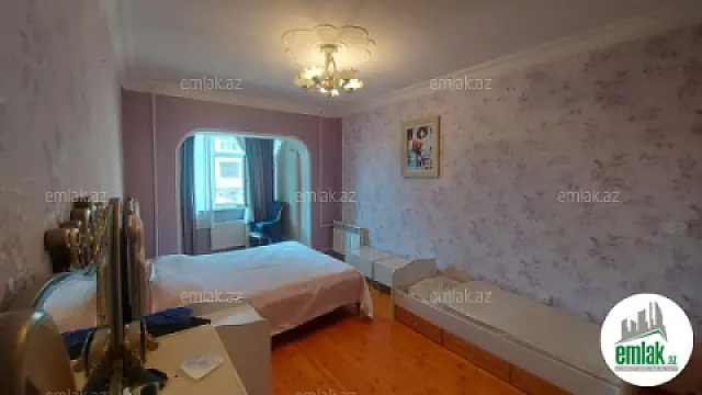Satılır 5 otaqlı köhnə tikili 125 m²