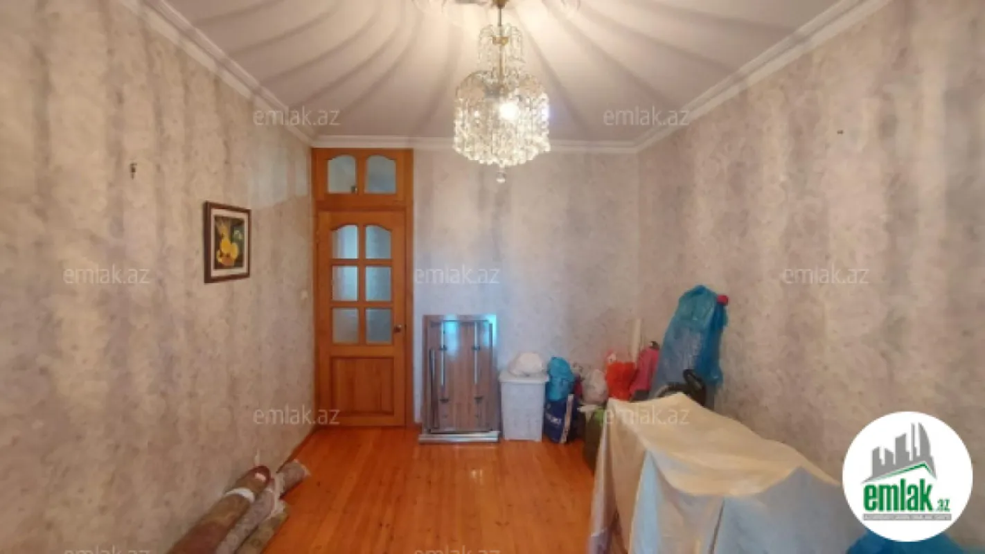 Satılır 5 otaqlı köhnə tikili 125 m²