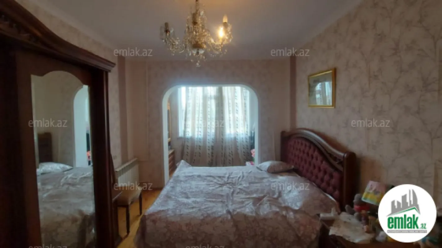 Satılır 5 otaqlı köhnə tikili 125 m²