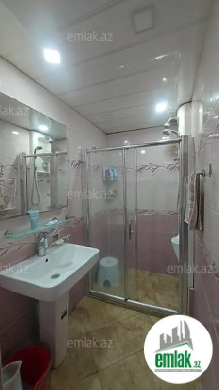 Satılır 5 otaqlı köhnə tikili 125 m²
