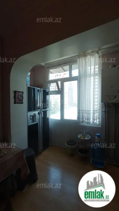 Satılır 5 otaqlı köhnə tikili 125 m²