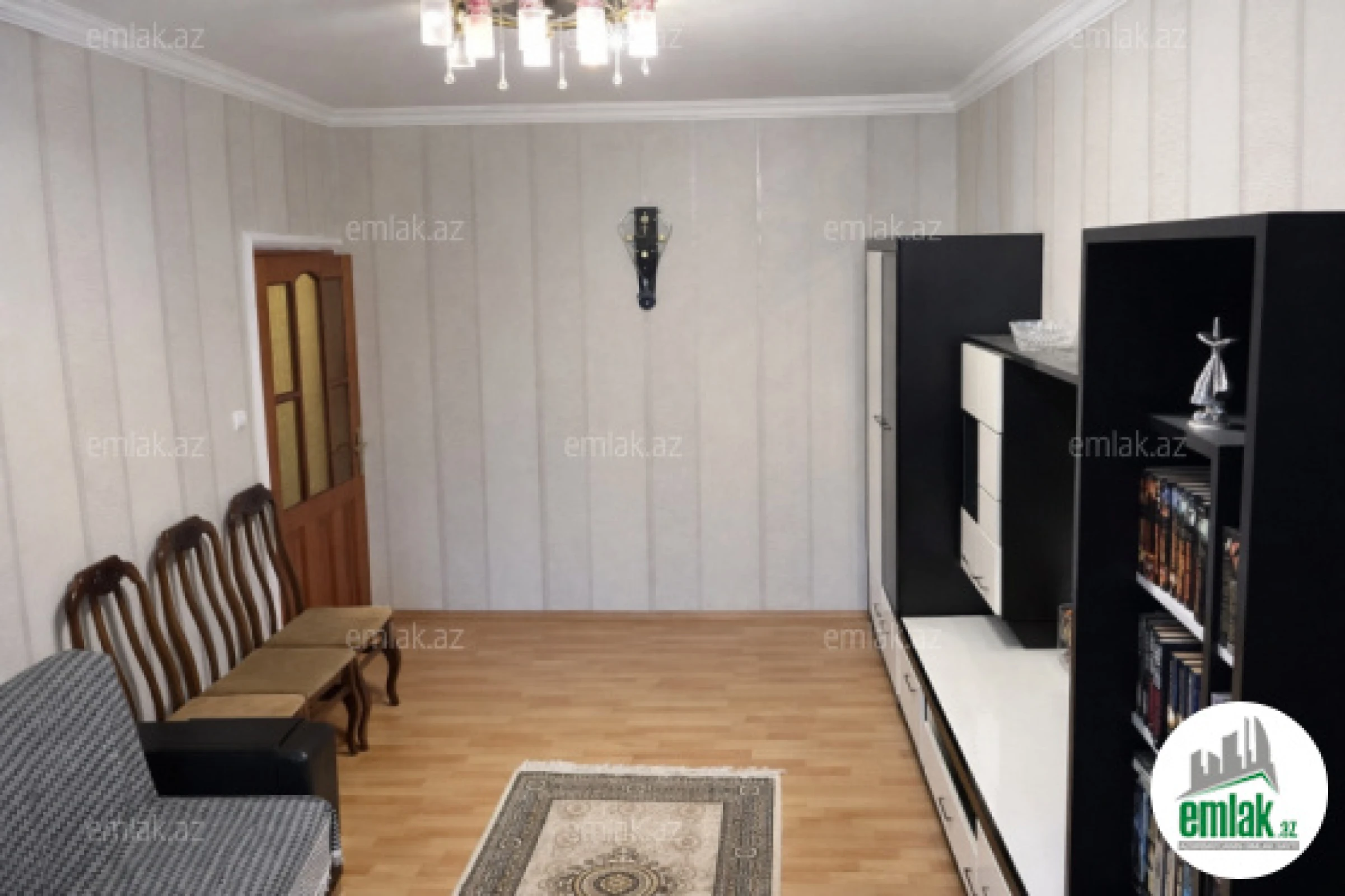 Satılır 4 otaqlı köhnə tikili 110 m²