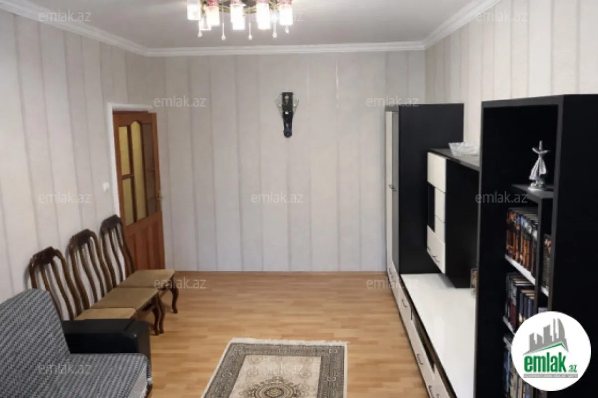 Satılır 4 otaqlı köhnə tikili 110 m²