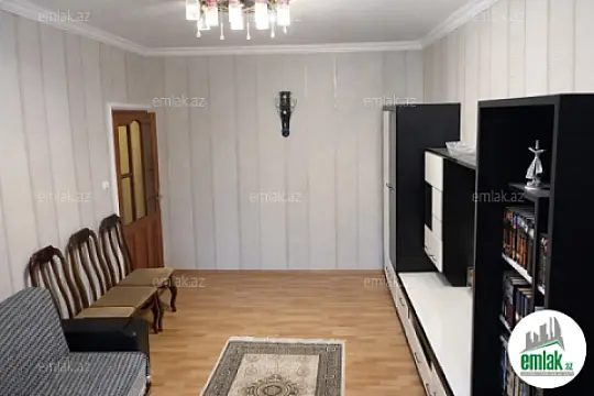 Satılır 4 otaqlı köhnə tikili 110 m²