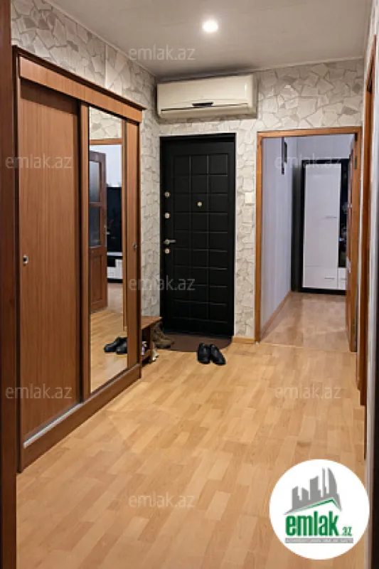 Satılır 4 otaqlı köhnə tikili 110 m²