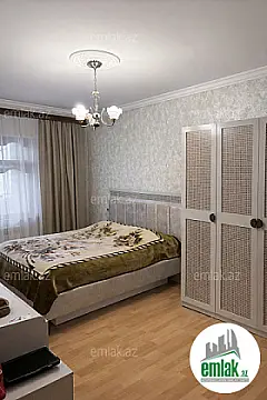 Satılır 4 otaqlı köhnə tikili 110 m²