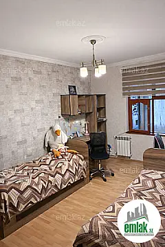 Satılır 4 otaqlı köhnə tikili 110 m²