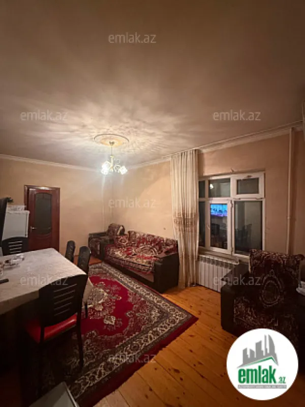 Satılır 2 otaqlı köhnə tikili 55 m²