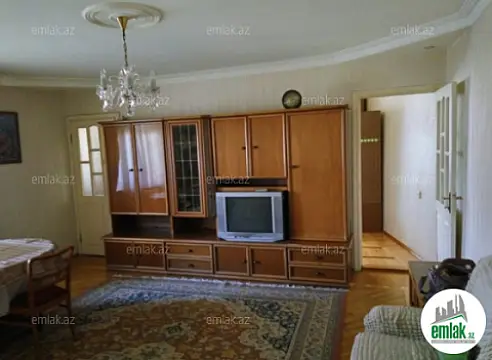 Satılır 3 otaqlı köhnə tikili 90 m²