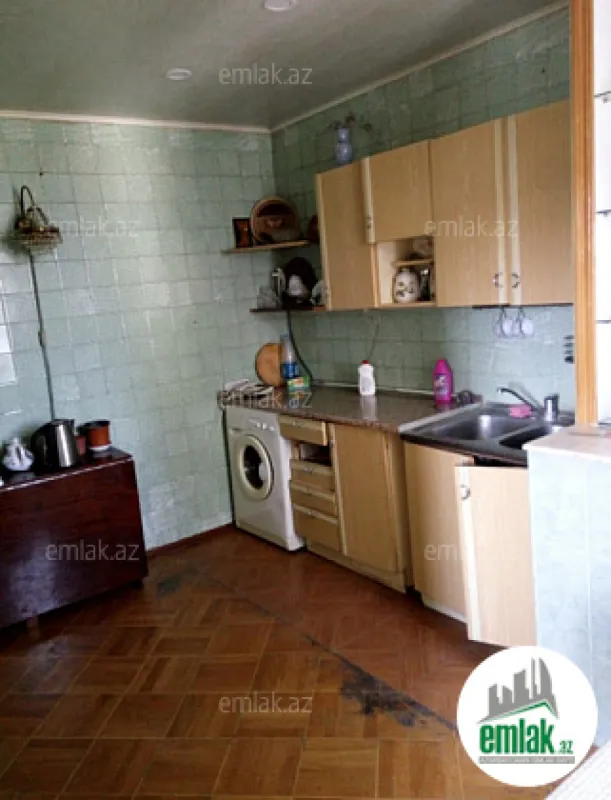 Satılır 3 otaqlı köhnə tikili 90 m²