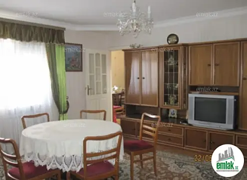 Satılır 3 otaqlı köhnə tikili 90 m²