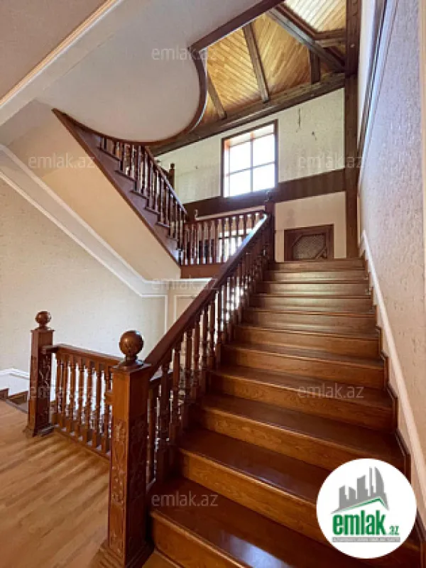 Satılır 7 otaqlı həyət evi 1000 m²