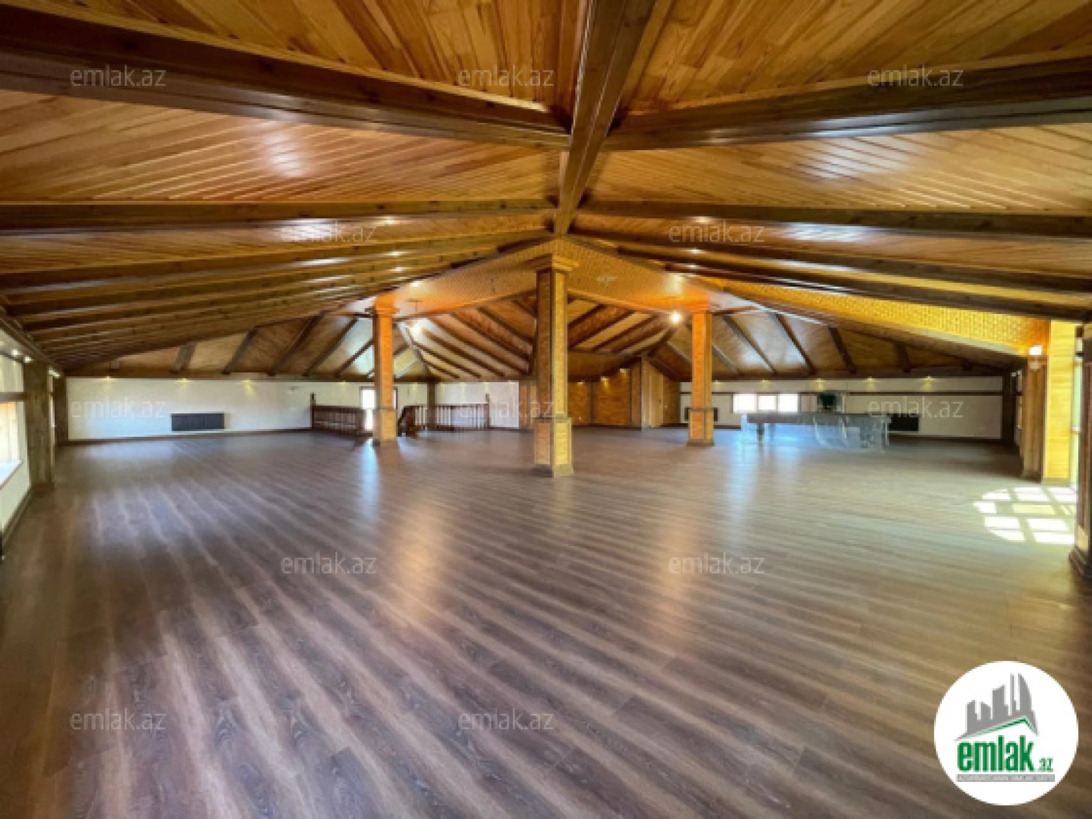 Satılır 7 otaqlı həyət evi 1000 m²