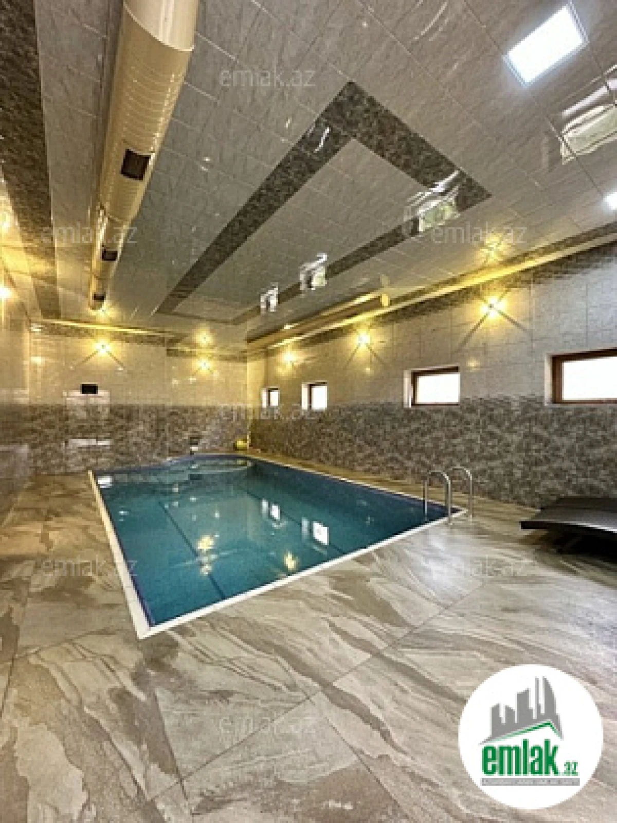 Satılır 7 otaqlı həyət evi 1000 m²