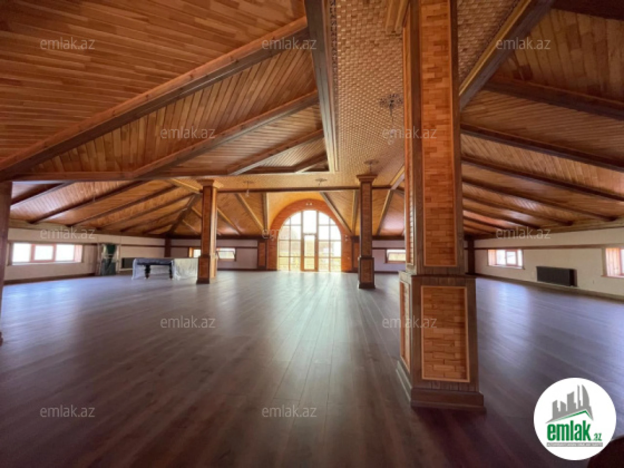 Satılır 7 otaqlı həyət evi 1000 m²